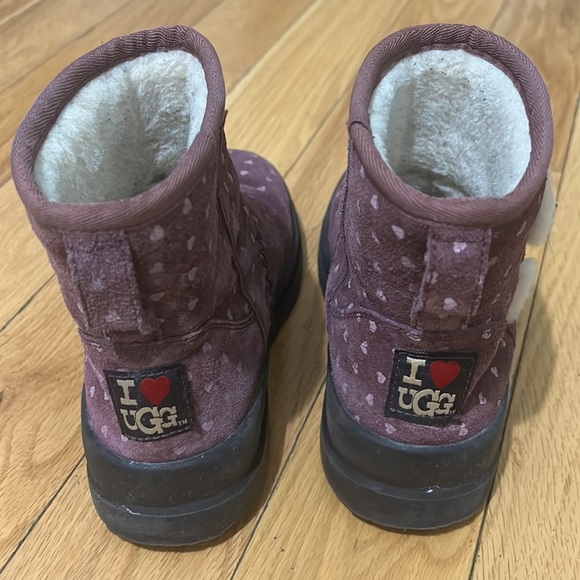 UGG girl size 5 - Picture 1 of 10